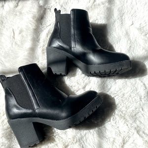 A new day heeled Chelsea boot black 7